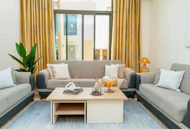 979560 - Property Image 2