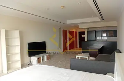 Apartment - Studio - 1 Bathroom for rent in Porto Arabia - The Pearl Island - Doha