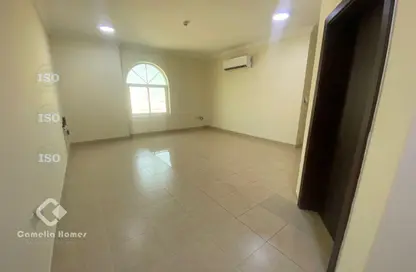 Apartment - 3 Bedrooms - 2 Bathrooms for rent in Doha Al Jadeed - Doha