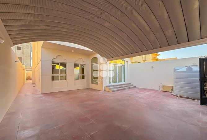 932341 - Property Image 3