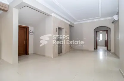 Villa - 6 Bedrooms - 6 Bathrooms for rent in Al Hamraa Street - Al Thumama - Doha