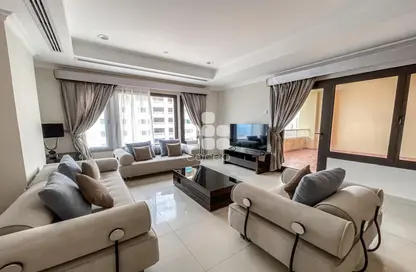 Living Room image for: Apartment - 1 Bedroom - 2 Bathrooms for rent in West Porto Drive - Porto Arabia - The Pearl Island - Doha, Image 1