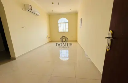 Apartment - 2 Bedrooms - 1 Bathroom for rent in Bin Omran - Fereej Bin Omran - Doha