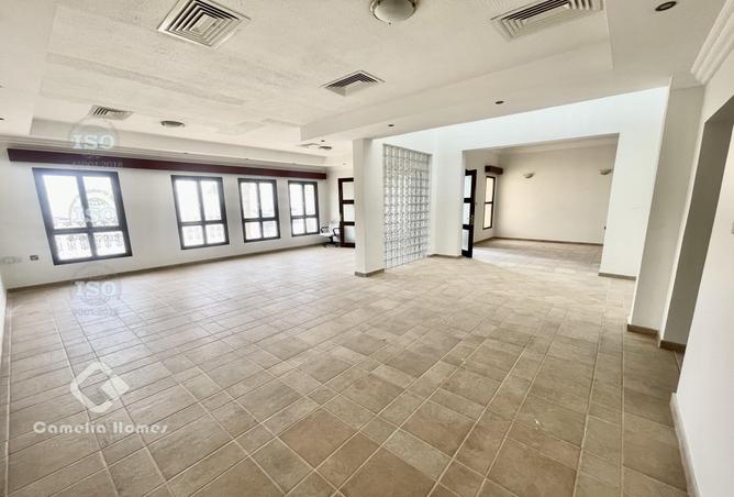 989090 - Property Image 3