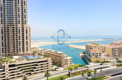 شقة - 3 غرف نوم - 4 حمامات للايجار في طريق بورتو الشرقي - بورتو أرابيا - جزيرة اللؤلؤة - الدوحة