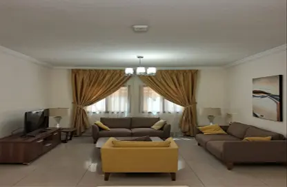 Duplex - 2 Bedrooms - 3 Bathrooms for rent in Ain Khaled Villas - Ain Khaled - Doha