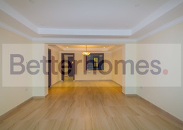 Owns a 1 BHK Townhouse in Porto Arabia, The Pearl