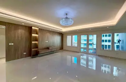 Apartment - 3 Bedrooms - 4 Bathrooms for sale in West Porto Drive - Porto Arabia - The Pearl Island - Doha