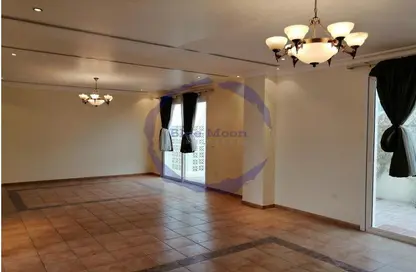 Empty Room image for: Villa - 3 Bedrooms - 3 Bathrooms for rent in Al Nasr Street - Al Nasr - Doha, Image 1