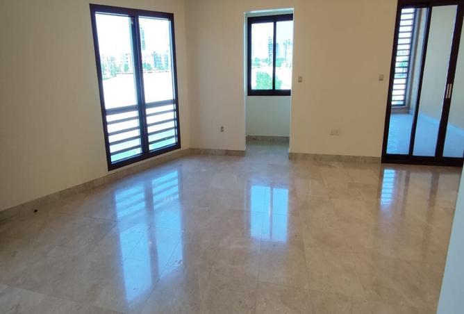 931742 - Property Image 2