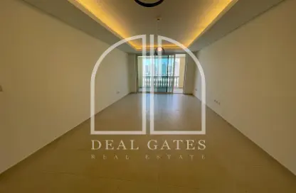Empty Room image for: Apartment - 2 Bedrooms - 4 Bathrooms for rent in Viva West - Viva Bahriyah - The Pearl Island - Doha, Image 1