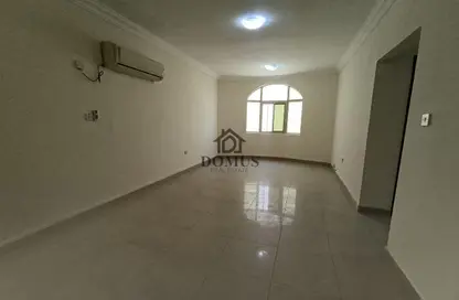 Apartment - 2 Bedrooms - 2 Bathrooms for rent in Al Zubair Bakkar Street - Al Sadd - Doha