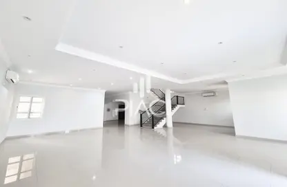 Villa - 7+ Bedrooms - 6 Bathrooms for rent in Umm Salal Ali - Umm Salal Ali - Doha