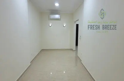 Apartment - 3 Bedrooms - 3 Bathrooms for rent in Al Mansoura - Doha