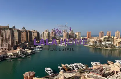 شقة - 2 غرف نوم - 3 حمامات للايجار في طريق بورتو الغربي - بورتو أرابيا - جزيرة اللؤلؤة - الدوحة