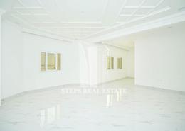 صورةغرفة فارغة لـ: فيلا - 6 غرف نوم - 5 حمامات للبيع في الوكير - الوكير - الوكرة, صورة 1