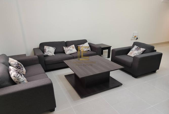 908216 - Property Image 2