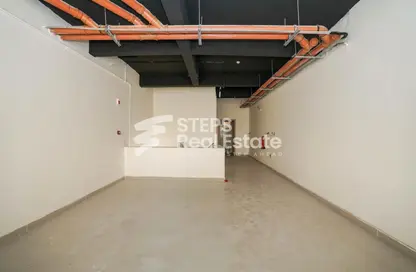 Shop - Studio - 1 Bathroom for rent in Al Nuaija Street - Al Nuaija - Doha
