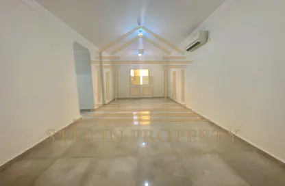 Apartment - 2 Bedrooms - 1 Bathroom for rent in Al Sadd Road - Al Sadd - Doha