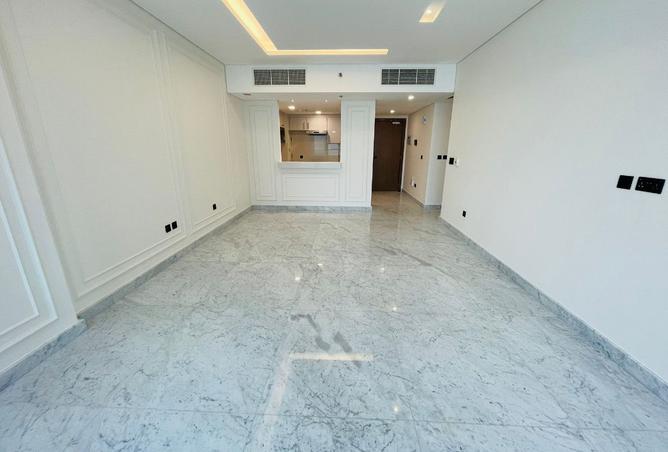 975721 - Property Image 2