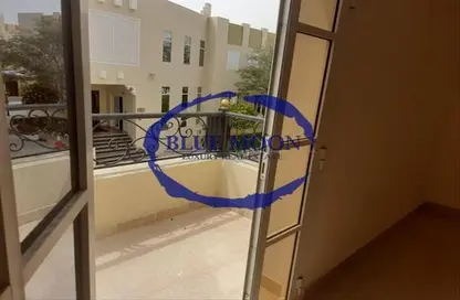 مجمع سكني - 4 غرف نوم - 5 حمامات للايجار في شارع  بو هامو - أبو هامور - الدوحة
