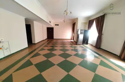 Apartment - 3 Bedrooms - 3 Bathrooms for rent in Musheireb - Musheireb - Doha
