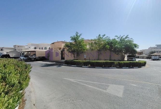 978735 - Property Image 2