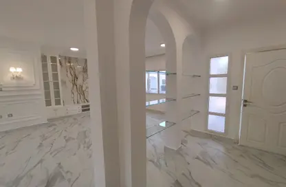 فيلا - 3 غرف نوم - 3 حمامات للايجار في سلاطة الجديدة - سلاطة - الدوحة