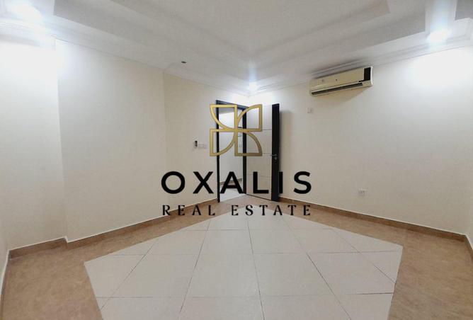 933838 - Property Image 2