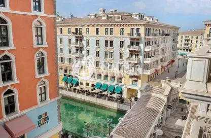 Apartment - 1 Bedroom - 2 Bathrooms for rent in Carnaval - Qanat Quartier - The Pearl Island - Doha