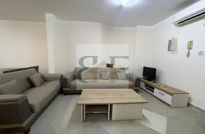 Apartment - 2 Bedrooms - 2 Bathrooms for rent in Musheireb Tower - Musheireb - Musheireb - Doha