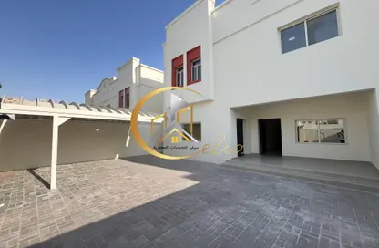 فيلا - 4 غرف نوم - 5 حمامات للايجار في عين خالد - الدوحة