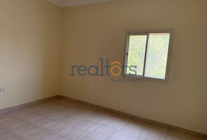 930037 - Property Image 3