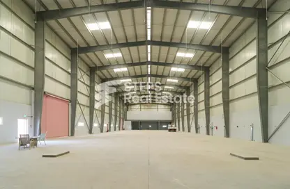 Warehouse - Studio - 1 Bathroom for rent in Industrial Area 2 - Industrial Area - Industrial Area - Doha