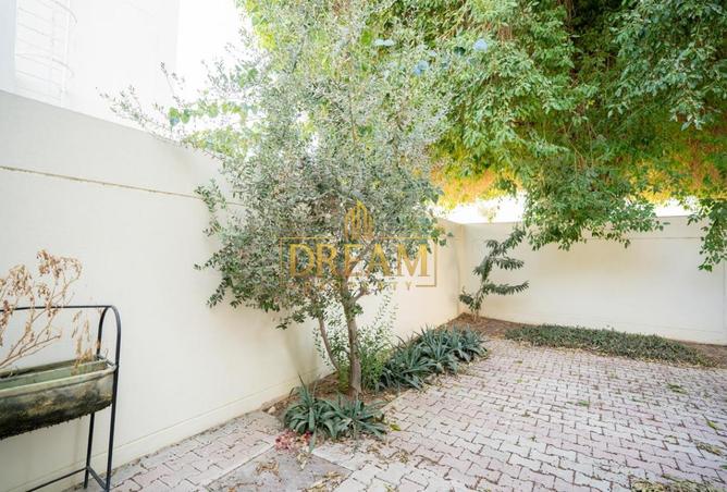 979432 - Property Image 3