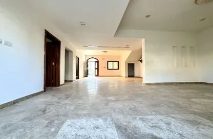 مجمع سكني - 5 غرف نوم - 4 حمامات للايجار في المعمورة - المعمورة - الدوحة