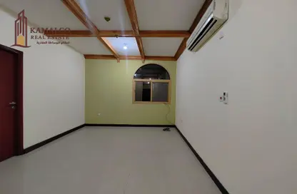 Apartment - 2 Bedrooms - 1 Bathroom for rent in Simaisma Street - Umm Ghuwailina - Doha