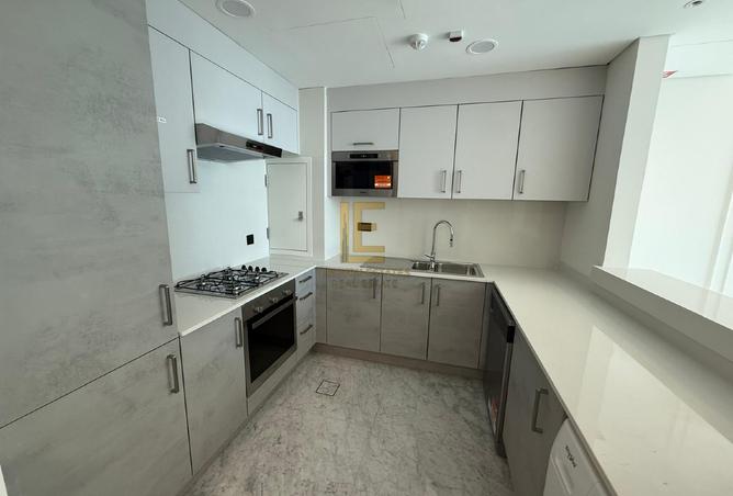 858402 - Property Image 2