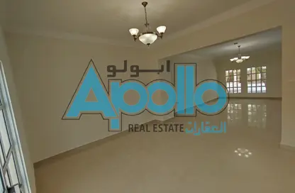 فيلا - 5 غرف نوم - 4 حمامات للايجار في عين خالد - الدوحة