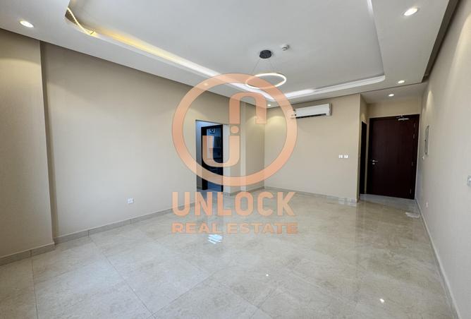 951280 - Property Image 2