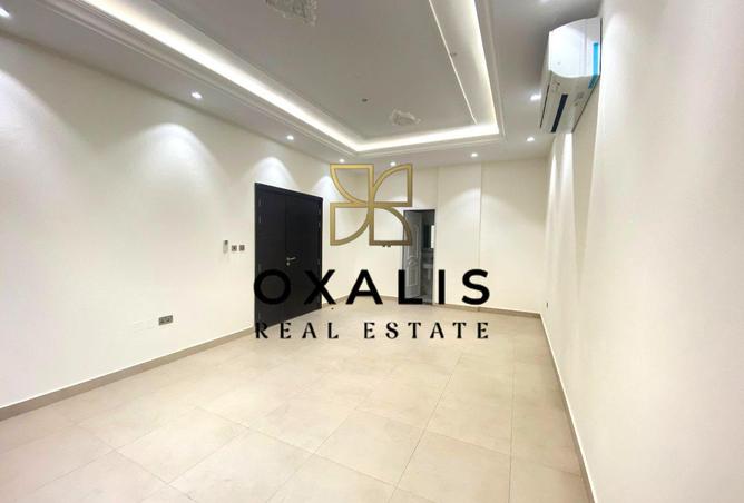 968723 - Property Image 3