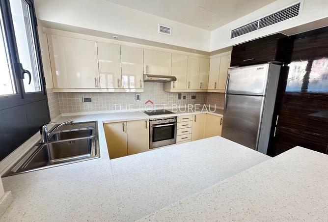903271 - Property Image 2