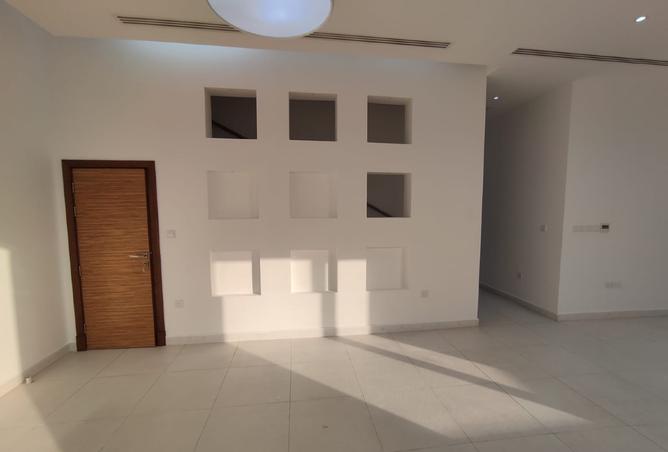927779 - Property Image 3