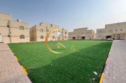 مجمع سكني - 5 غرف نوم - 4 حمامات للايجار في شارع ام السنيم - عين خالد - الدوحة