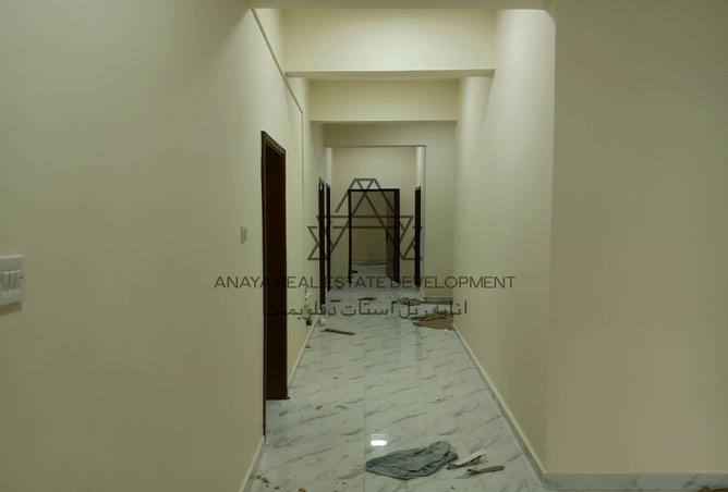 932082 - Property Image 3
