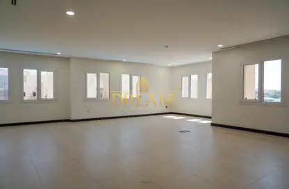 (بنتهاوس  (روف - 2 غرف نوم - 2 حمامات للايجار في بحيرة وست لاجون - الدوحة