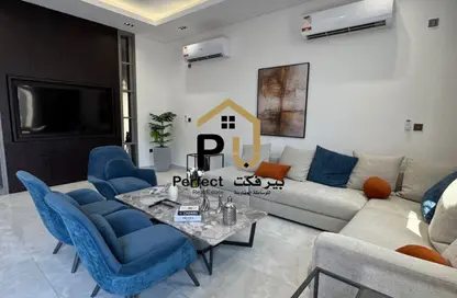 فيلا - 5 غرف نوم - 8 حمامات للبيع في الثمامة - الثمامة - الدوحة