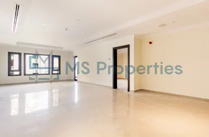 Apartment - 1 Bedroom - 2 Bathrooms for rent in East Porto Drive - Porto Arabia - The Pearl Island - Doha