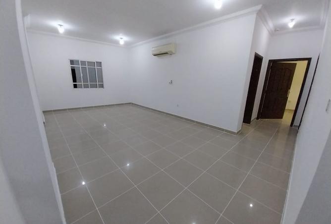 1002714 - Property Image 2