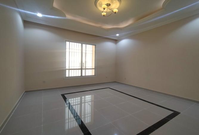 952473 - Property Image 2